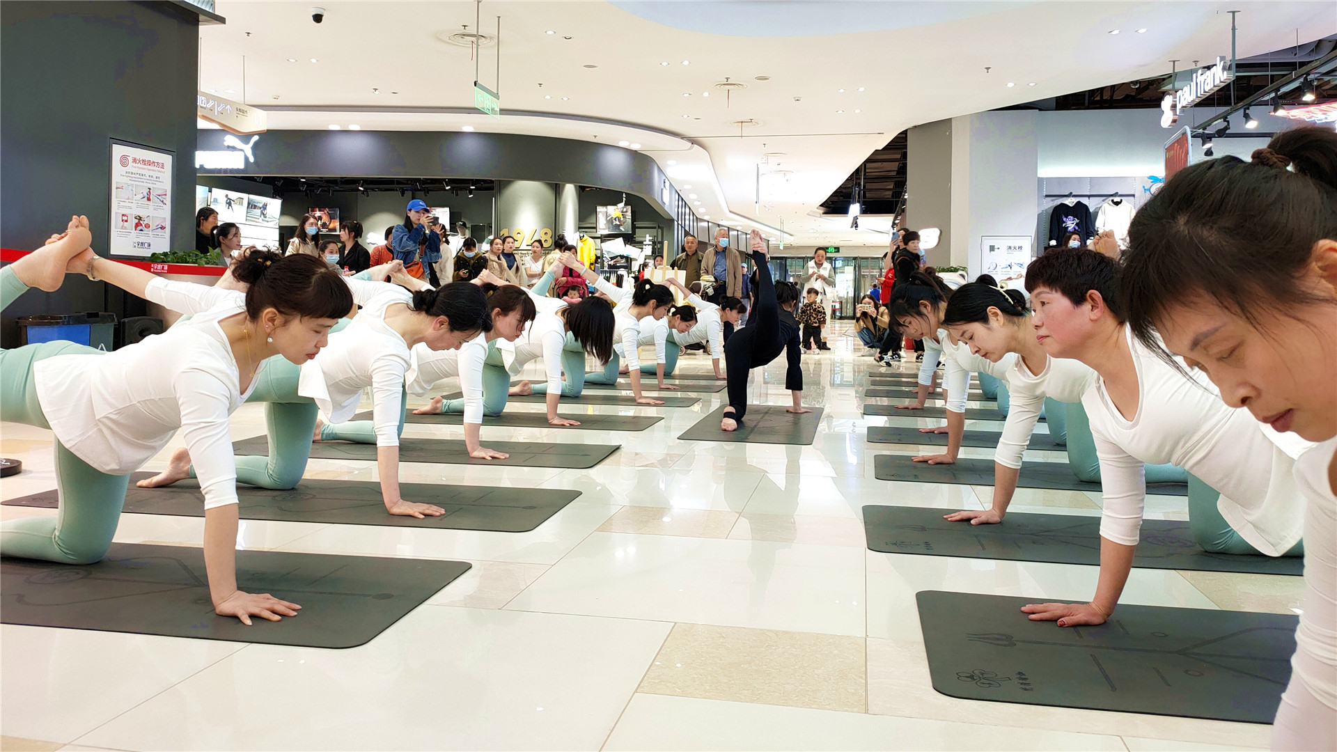 資源聯(lián)動“迎集團慶、慶三八節(jié)” (4)_副本.jpg